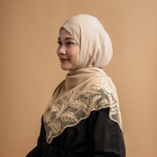 Kashkha Shawl Lace in Nude