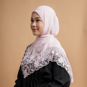 Kashkha Shawl Lace in Soft Pink