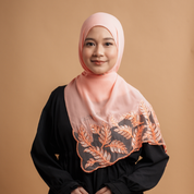 Kashkha Shawl Lace in Cantaloupe
