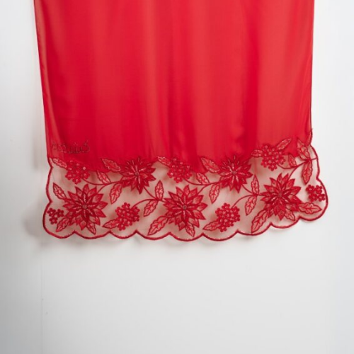 Kashkha Shawl Lace in Ruby Red