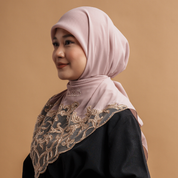 Kashkha Square Lace in Pale Pink