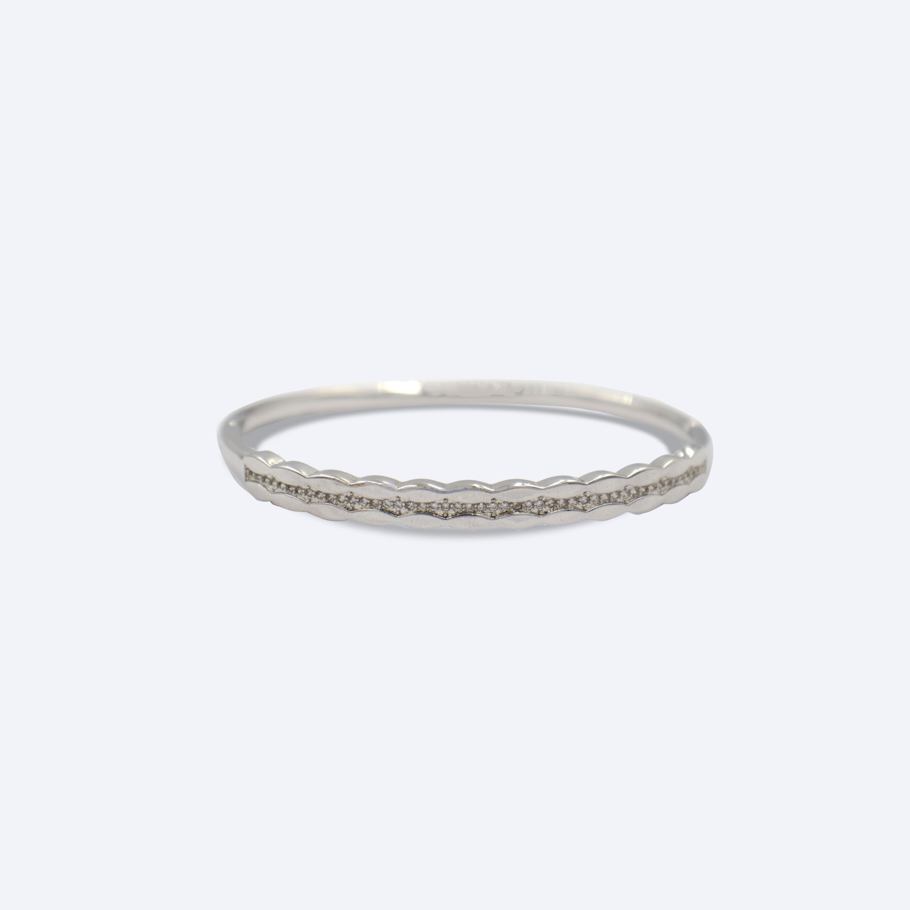 WHISPERINGWAVESBANGLE_S__02.jpg